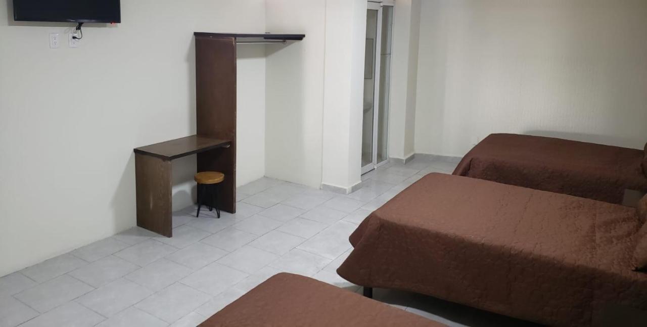 Hotel Estadia Леон Екстер'єр фото